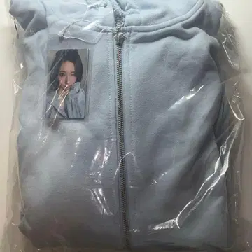 hearts2hearts FOCUS MD 후디 미개봉 새상품 지우