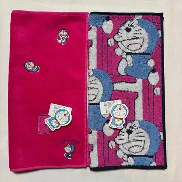 도라에몽 타월 손수건 2장 세트 (어디로든 문 핑크 계열 자수)