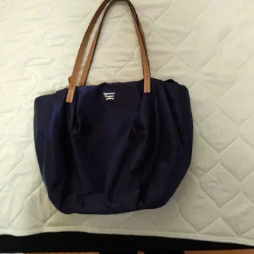 Samantha Thavasa 네이비 숄더백