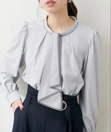 natural couture 배색 보우타이 2WAY 블라우스