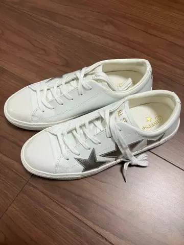 컨버스 원스타 스니커즈 화이트