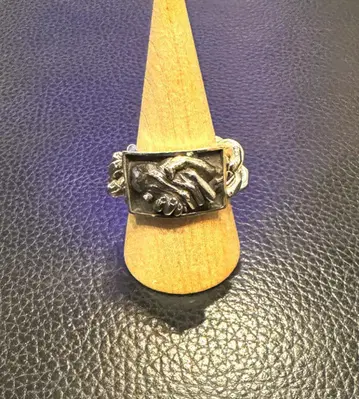 M.W.O.B.H.M / handshake Chain Ring