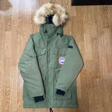 [ 새상품급 ] Canada Goose 다운 자켓 올리브