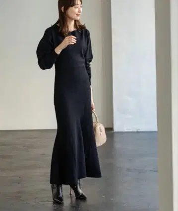 Noble 노블 22aw 라운드넥 바이컬러 니트 원피스