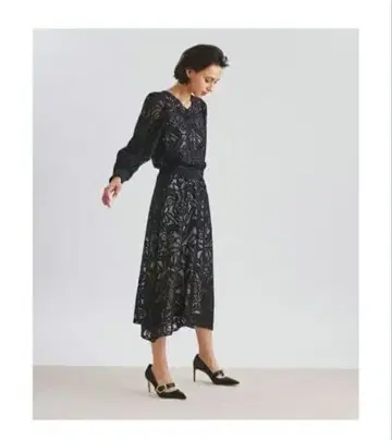 [택 포함 새상품] 그레이스 콘티넨탈 자수 레이스 개더 스커트