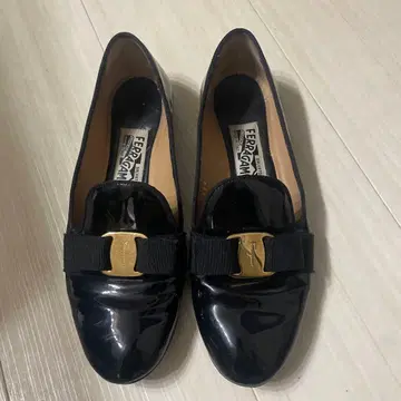 Ferragamo 블랙 로퍼 리본 23cm