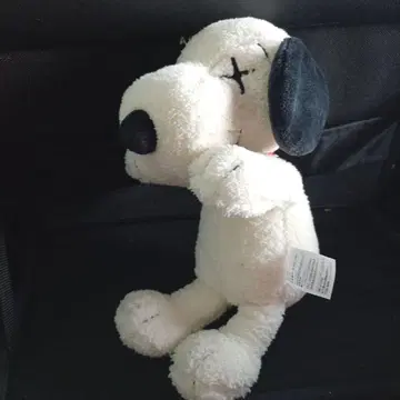 KAWS PEANUTS 스누피 봉제 인형 콜라보 한정판