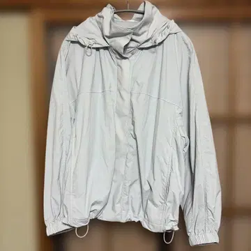 유니클로 후드 부착 윈드 브레이커 새상품
