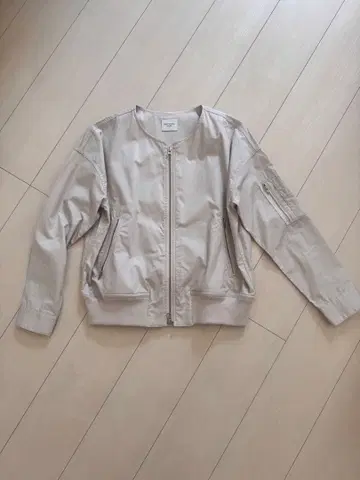 어반 리서치 도어스 노카라 지퍼 블루종