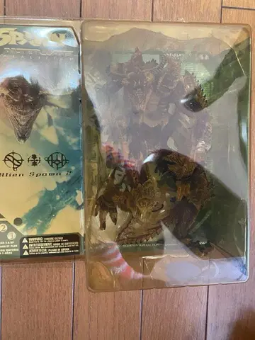 맥팔렌토이즈 에이리언 스폰 피규어