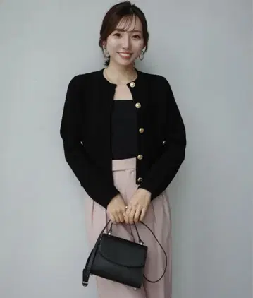 미사용 새상품 아뉴앙스 완판템 노카라 라벤 니트 자켓 블랙 S 사이즈