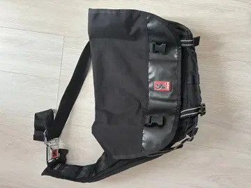 CHROME 블랙 메신저 백