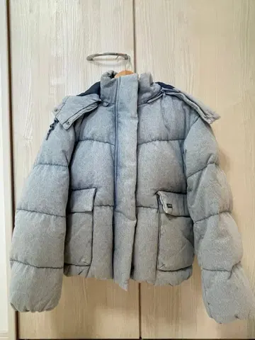 Levi's 블루 그레이 다운 자켓 그레이 M 사이즈 택 포함