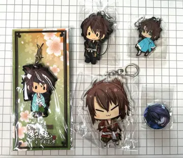 박앵귀 러버 참 아크릴 키링 캔뱃지 오키타 소지 세트