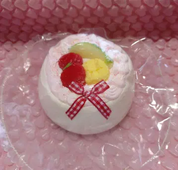 새상품 kikisquishy 딸기 홀케이크 MOMO 스퀴즈