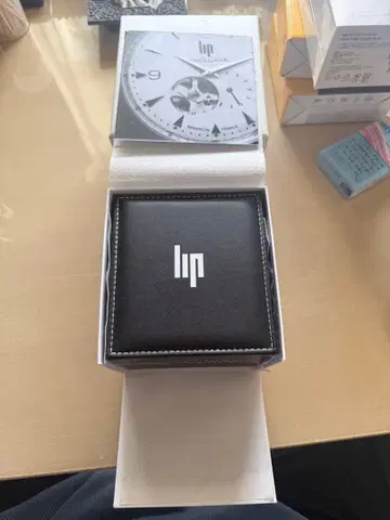 립 스포츠 워치 블랙