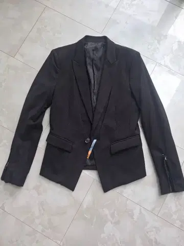 FUGA 블랙 테일러드 자켓