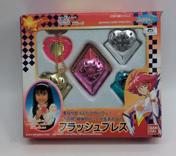 반다이 큐티 허니F 플래시 블레스