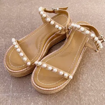 트루 바이 마리코 오이카와 펄 웨지솔 샌들 Bonne 22.5