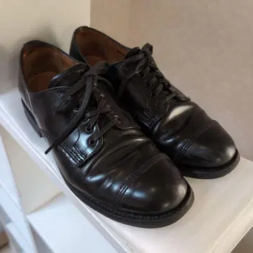 SANDERS 가죽 블랙 레이스업 드레스 슈즈