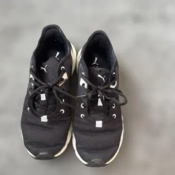 Puma Softride 블랙 스니커즈 23.5cm