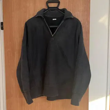 A.PRESSE 하프 지퍼 맨투맨