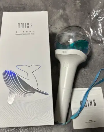NMIXX 공식 응원봉 고래 디자인