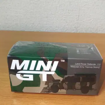 MiniGT Land Rover Defender 110 Army