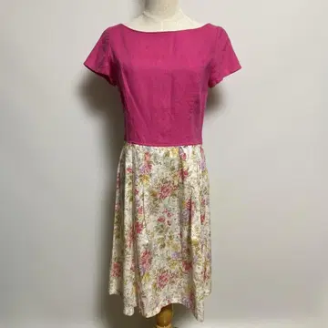 핸드메이드 핑크색 린넨과 꽃무늬 프린트의 허리 절개 원피스