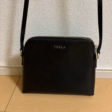 FURLA 보엠 블랙 가죽 숄더백