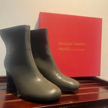 오리엔탈 트래픽 그레이 부티