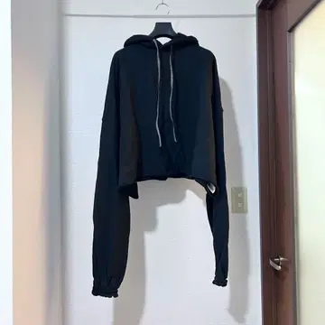 SHINYAKOZUKA ORDINARY SHORT GIANT HOODIE