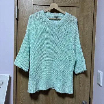 새상품 이탈리아제 cappellini 민트 그린 니트 약간의 얼룩 있음