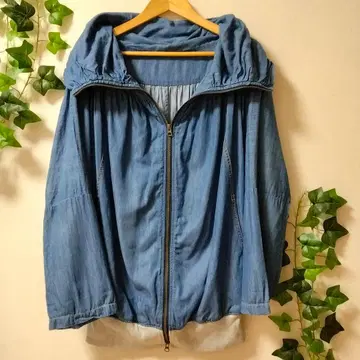 츠모리치사토 인디고 블루 후드 부착 점퍼 돌먼 슬리브