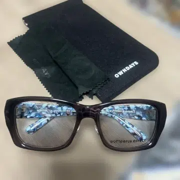 OWNDAYS 버터플라이 이펙트 안경