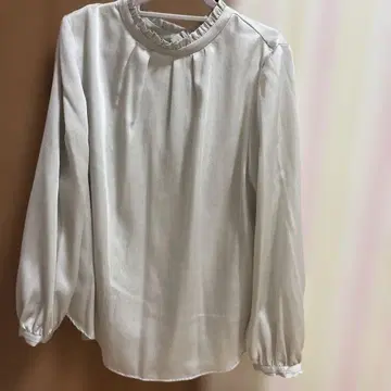 MK 미쉘클랑 프릴 블라우스 사이즈 38