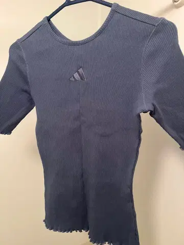 adidas 다크 블루 반팔 T셔츠 V넥