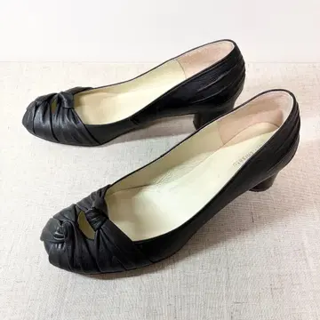 새상품급 츠모리치사토 워크 펌프스 천연 가죽 드레이프 스택힐 23.5