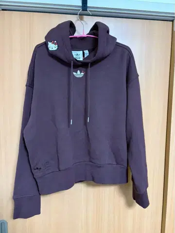 adidas x Hello Kitty 콜라보 자수 후드티