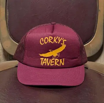 데드스탁 메쉬 캡 CORKY'S 마룬 트래커 기업 로고