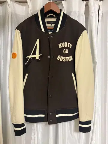 [ 한정판 모델 ] 바시티 자켓 artisan 브라운 캐시미어