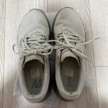 On Cloudpulse emmi 그레이 신발