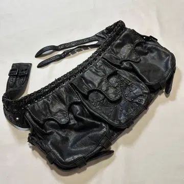 yasuyuki ishii 크로스 레더 바디 백