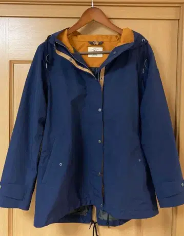 AIGLE 에이글 피쉬테일 파카