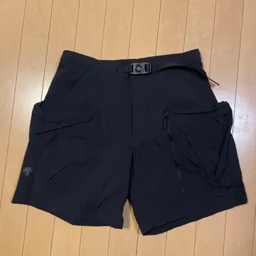 데상트 얼터레인 81 남성용 숏팬츠