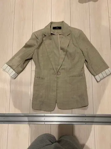 베이지 테일러드 자켓 3/4 소매 상하의 세트