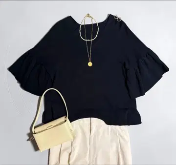 베르메이유 페예나 소매 프릴 V넥 코튼 니트 네이비 7부 소매