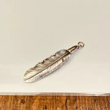 래리 스미스 래리 스미스 이글 헤드 페더 목걸이 탑 참