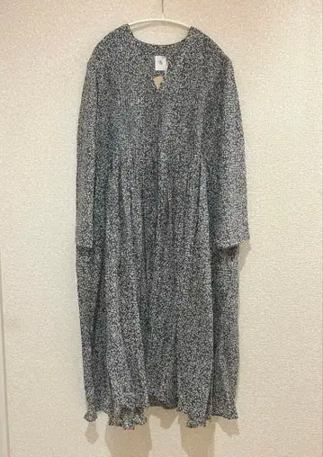 택 포함 새상품 maison de soil 프린트 V넥 원피스