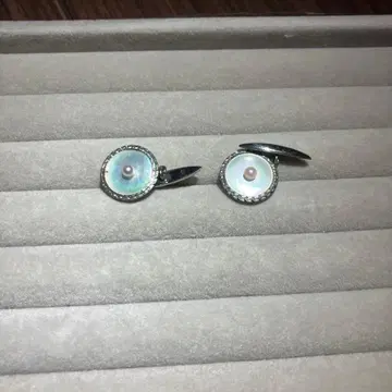 실버 컬러 펄 장식 커프 링크스